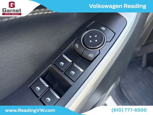 Used 2020 Ford Explorer XLT w/ Equipment Group 202A image 12