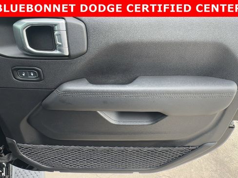 Used 2021 Jeep Wrangler Unlimited Sahara image 30