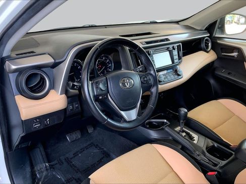 Used 2016 Toyota RAV4 XLE AWD/4WD image 17