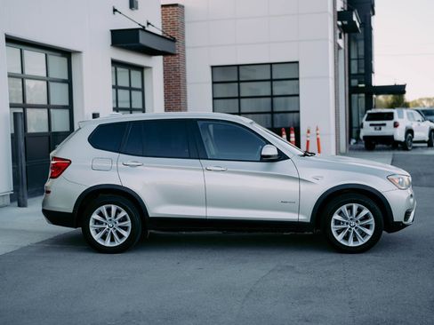 Used 2015 BMW X3 xDrive28d image 9