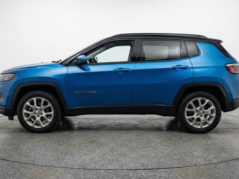 Used 2025 Jeep Compass Limited image 5