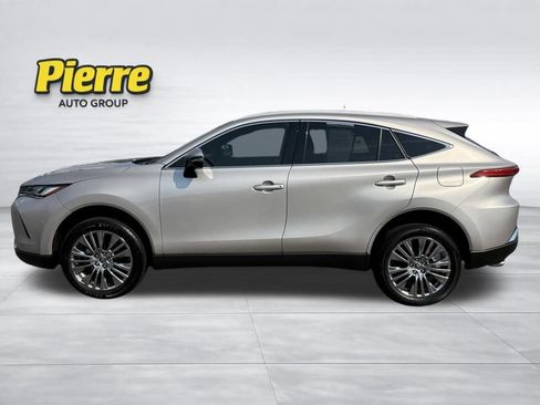 Used 2024 Toyota Venza XLE AWD/4WD image 4