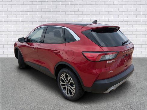 Used 2022 Ford Escape SEL image 3