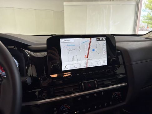 Certified 2025 Nissan Pathfinder Platinum w/ Lighting Package (N93) image 31