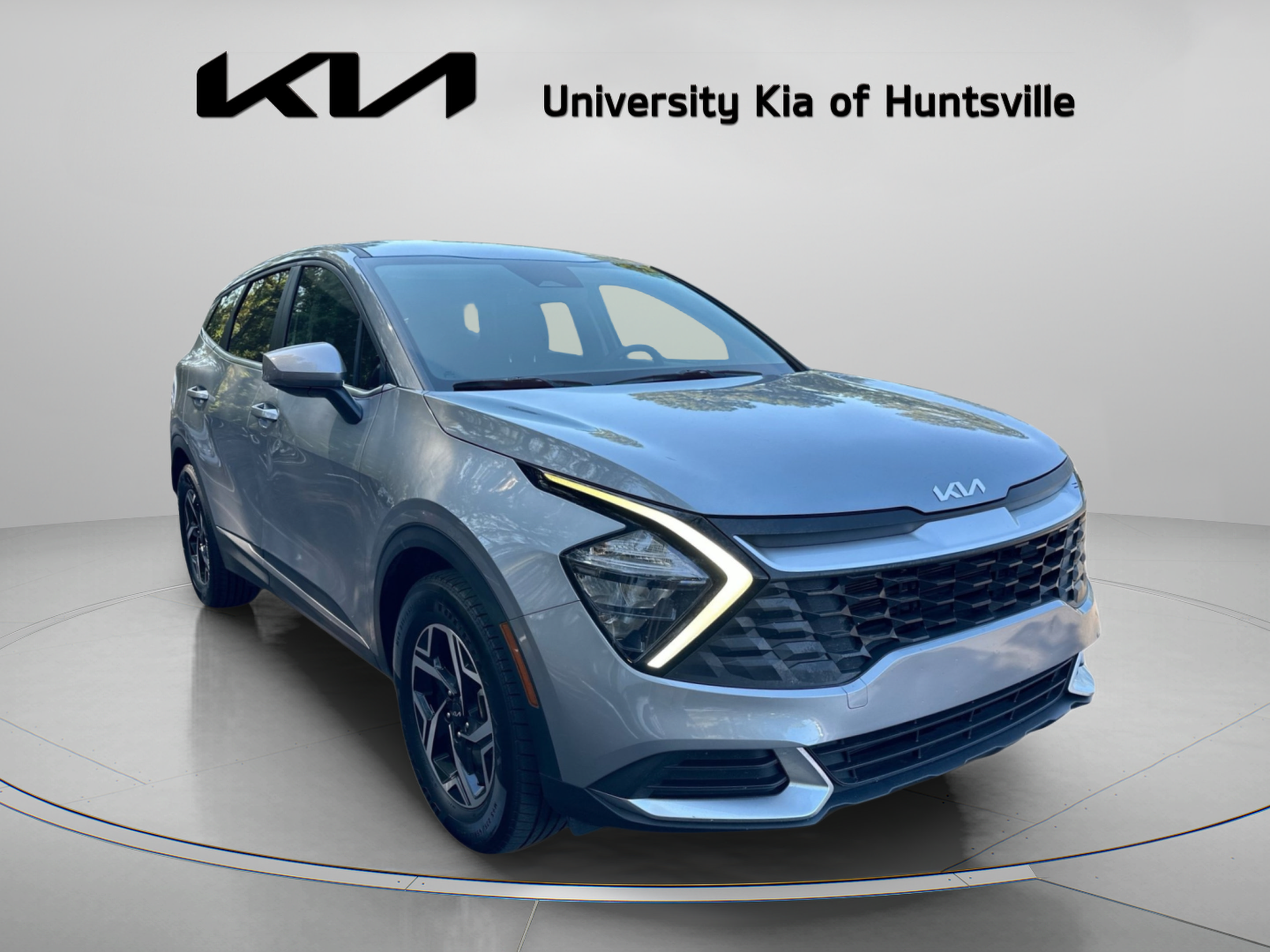 Used 2023 Kia Sportage LX FWD image 1