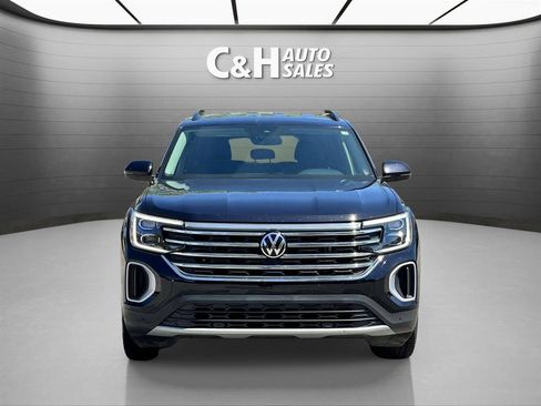 Used 2025 Volkswagen Atlas SE FWD image 2