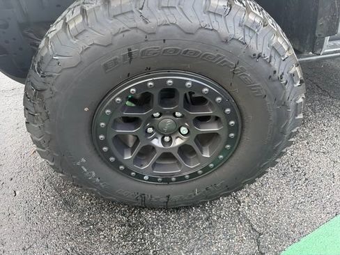 Used 2022 Jeep Wrangler Unlimited Sport w/ Xtreme Recon 35" Tire Package AWD/4WD image 4