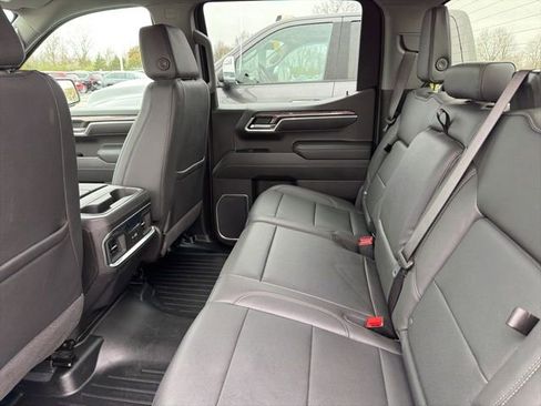 Used 2025 Chevrolet Silverado 1500 LTZ AWD/4WD image 18