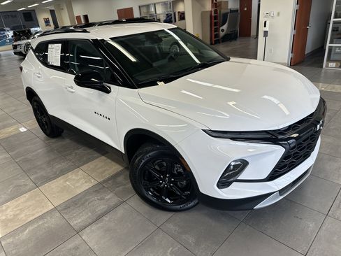 Used 2024 Chevrolet Blazer LT w/ Convenience Package image 9