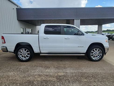 Used 2022 RAM 1500 Big Horn AWD/4WD image 9