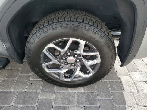 Used 2023 GMC Sierra 1500 SLT w/ SLT Premium Package image 6