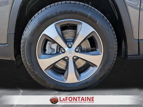 Certified 2022 Jeep Cherokee Limited AWD/4WD image 31