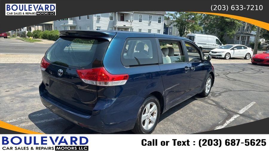Used 2011 Toyota Sienna FWD image 7