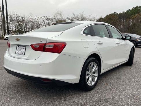Used 2025 Chevrolet Malibu LT image 3