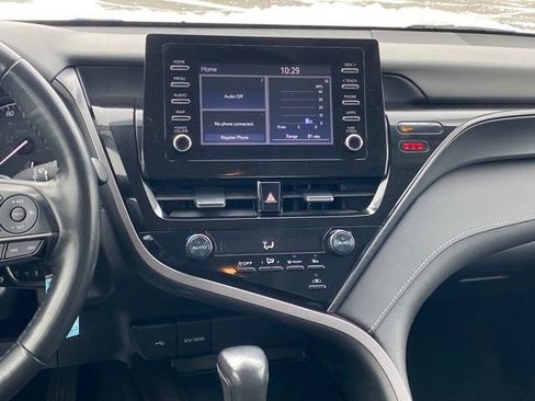 Used 2023 Toyota Camry SE image 9