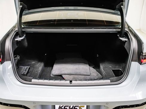 Used 2024 BMW 760i xDrive w/ Executive Package image 28