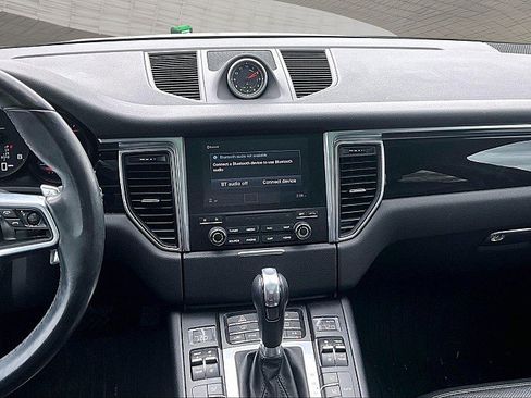 Used 2017 Porsche Macan image 6