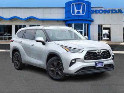 Used 2021 Toyota Highlander XLE