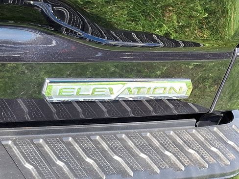 Used 2024 GMC Sierra 1500 Elevation image 31