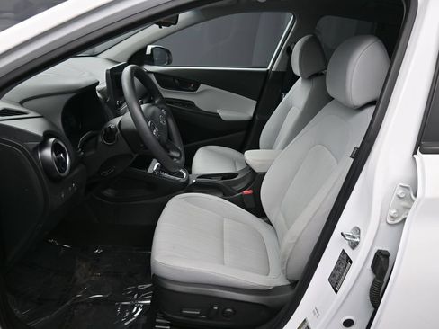 Certified 2023 Hyundai Kona SEL AWD/4WD image 18
