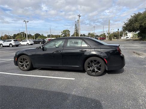 Used 2022 Chrysler 300 Touring w/ Sport Appearance Package image 2