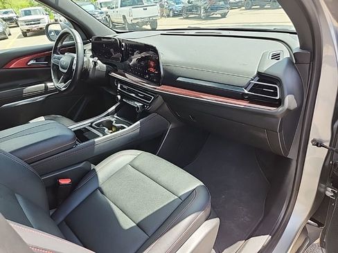 Certified 2024 Chevrolet Traverse Z71 AWD/4WD image 56