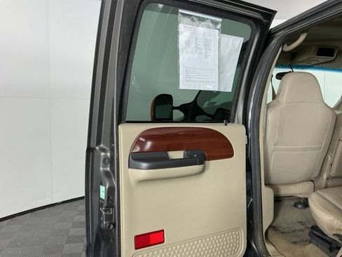 Used 2005 Ford F350 Lariat AWD/4WD image 18