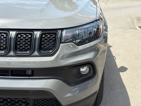 Used 2023 Jeep Compass Latitude AWD/4WD image 15