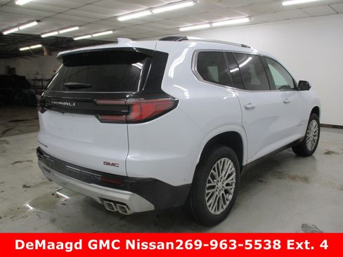 New 2026 GMC Acadia Denali w/ Super Cruise Package image 7