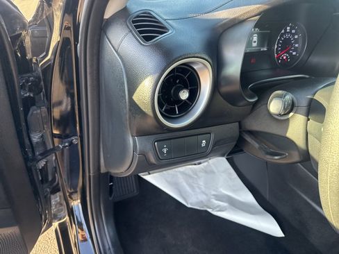 Used 2024 Kia Forte LXS image 11