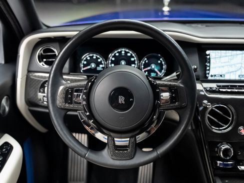 Used 2021 Rolls-Royce Cullinan Black Badge image 42