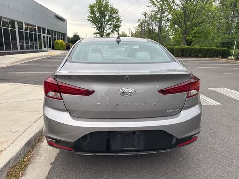 Used 2020 Hyundai Elantra Limited image 6