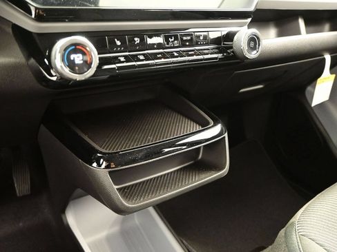 New 2027 Chevrolet Bolt LT w/ Comfort Package FWD image 31