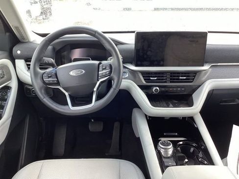 Used 2025 Ford Explorer Platinum w/ LUX Leather Package AWD/4WD image 23
