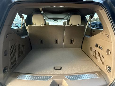 New 2026 GMC Yukon XL Denali w/ Denali Reserve Package image 4