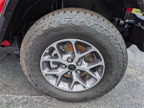 New 2024 Jeep Gladiator Sport image 11