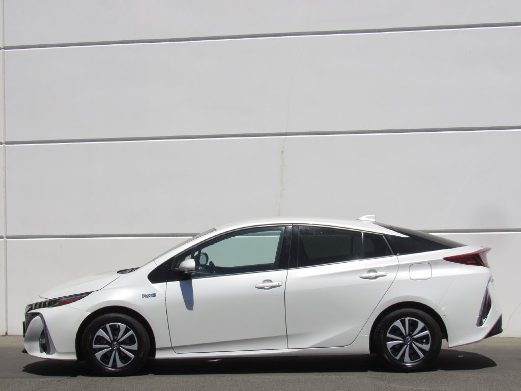 Certified 2019 Toyota Prius Prime Advanced w/ Carpet Mat Package FWD image 4