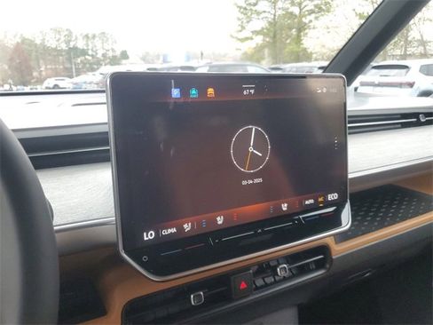 New 2025 Volkswagen ID. Buzz Pro S image 30