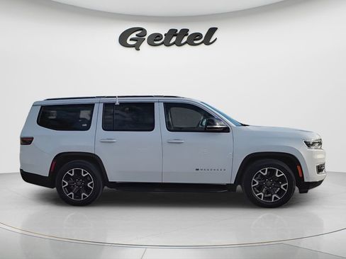Used 2024 Jeep Wagoneer Series III w/ Flexible Seating Group AWD/4WD image 10