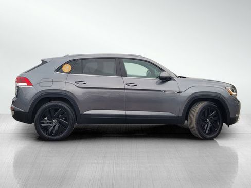 Used 2022 Volkswagen Atlas Cross Sport SE image 3