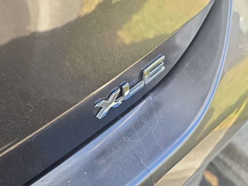 Used 2020 Toyota Highlander XLE image 6