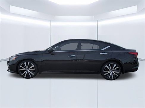 Used 2020 Nissan Altima 2.0 Platinum image 8