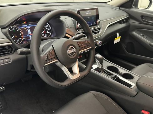 New 2026 Nissan Altima 2.5 SV FWD image 17