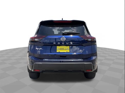 Used 2024 Nissan Rogue SV w/ SV Premium Package FWD image 4