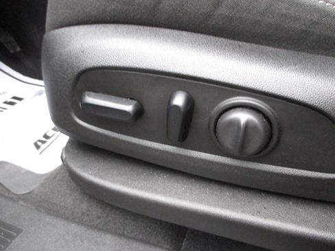 Used 2020 Chevrolet Equinox LS w/ LS Convenience Package image 12