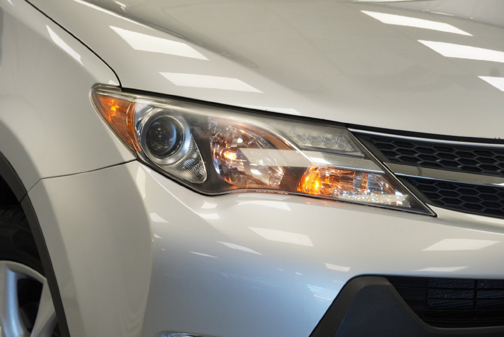Used 2013 Toyota RAV4 Limited AWD/4WD image 9