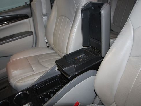 Used 2015 Buick Enclave Leather image 17