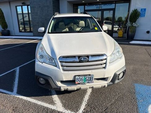 Used 2013 Subaru Outback 2.5i Limited AWD/4WD image 2