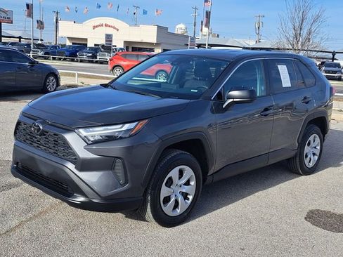 Used 2025 Toyota RAV4 LE image 4