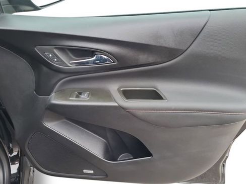 Used 2023 Chevrolet Equinox RS w/ RS Leather Package image 28